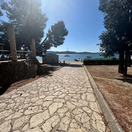 Olive Mobile Home Biograd Na Moru Exterior photo